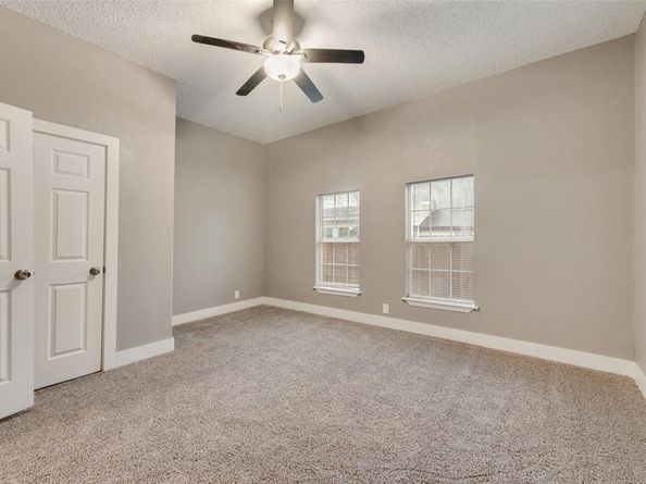 909 W E Avenue E, Garland Texas 75040