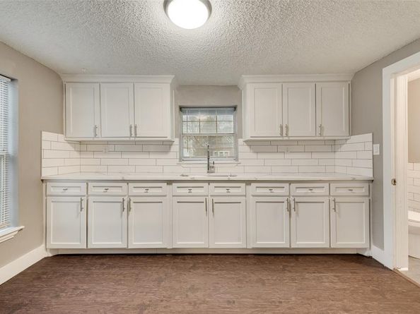 909 W E Avenue E, Garland Texas 75040