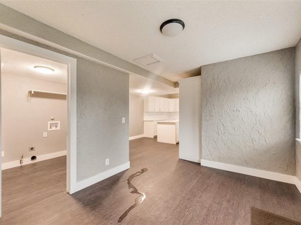 909 W E Avenue E, Garland Texas 75040
