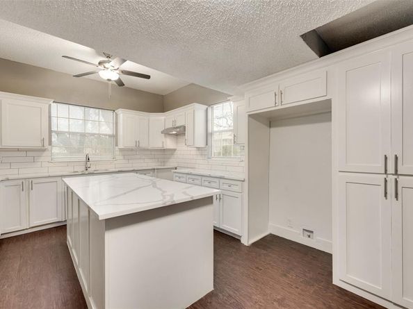 909 W E Avenue E, Garland Texas 75040