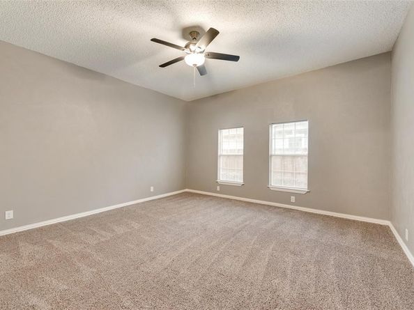 909 W E Avenue E, Garland Texas 75040