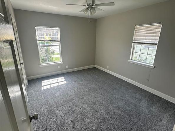 227 S Hampton Road , Dallas Texas 75208