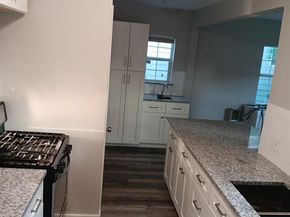 227 S Hampton Road , Dallas Texas 75208