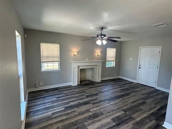 227 S Hampton Road , Dallas Texas 75208