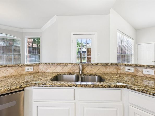 458  Richmond Street , Irving Texas 75063