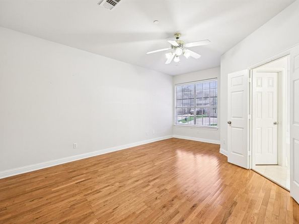 458  Richmond Street , Irving Texas 75063