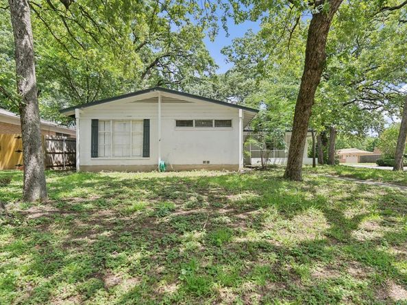 1401  Bluebonnet Trail , Arlington Texas 76013