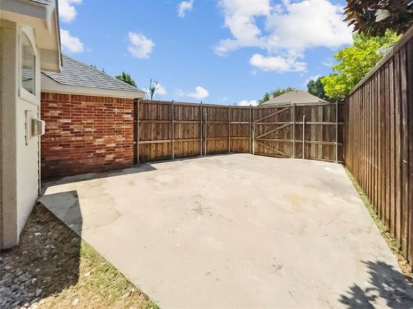 1815  Hollow Creek Court , Garland Texas 75040