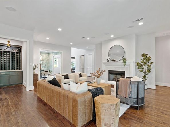 7841  Blackbird Lane , Dallas Texas 75238