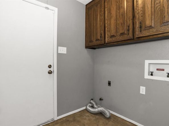 2500  High Oak Drive , Arlington Texas 76012