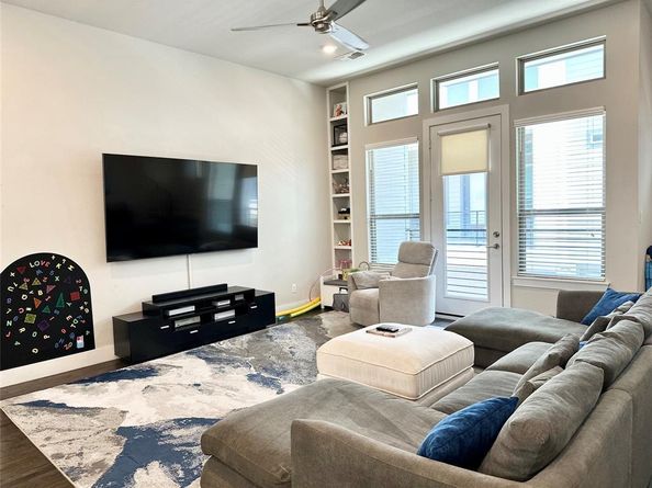 4226  Roseland Avenue , Dallas Texas 75204
