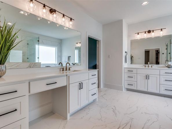 400  Cristler Avenue , Dallas Texas 75223