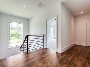 400  Cristler Avenue , Dallas Texas 75223