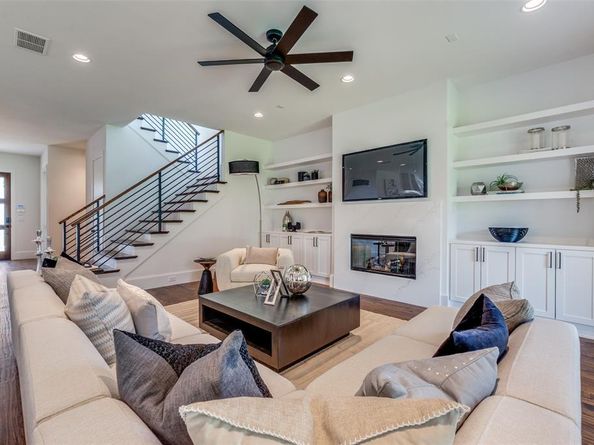 400  Cristler Avenue , Dallas Texas 75223