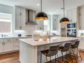 400  Cristler Avenue , Dallas Texas 75223