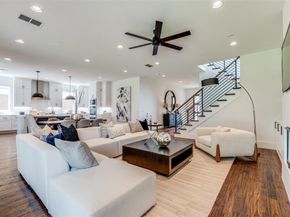 400  Cristler Avenue , Dallas Texas 75223