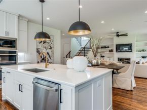 400  Cristler Avenue , Dallas Texas 75223