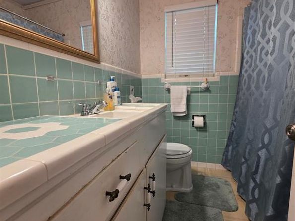 212 W 7th Street , Lancaster Texas 75146