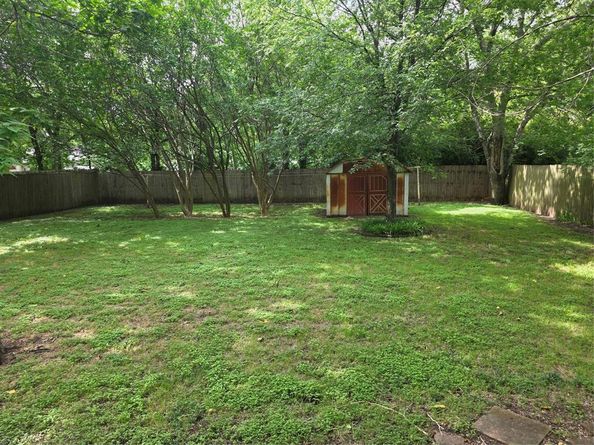 212 W 7th Street , Lancaster Texas 75146