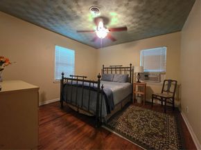 212 W 7th Street , Lancaster Texas 75146