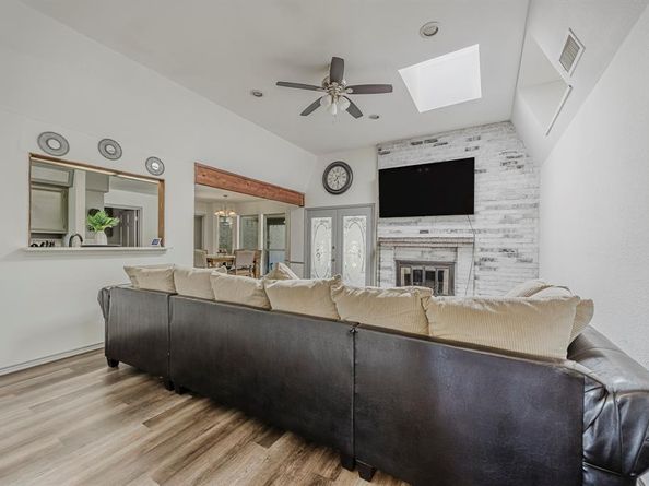 4612  Applewood Road , Fort Worth Texas 76133