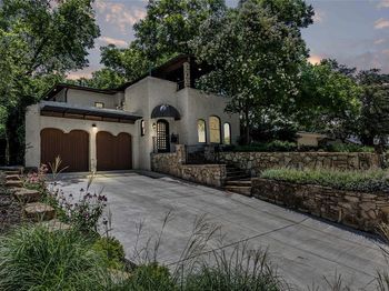 3177  Westcliff Road W