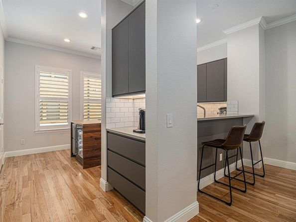 724 E Bluff Street , Fort Worth Texas 76102