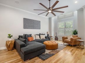724 E Bluff Street , Fort Worth Texas 76102