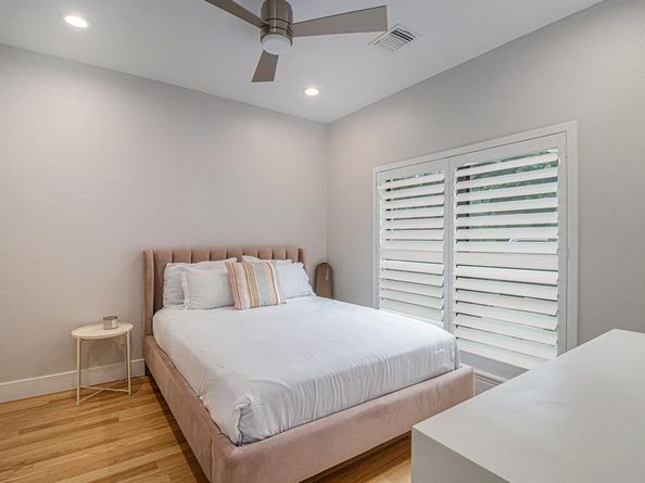 724 E Bluff Street , Fort Worth Texas 76102