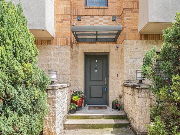 724 E Bluff Street , Fort Worth Texas 76102
