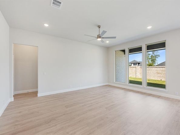 119  Whistling Duck Drive , Balch Springs Texas 75181