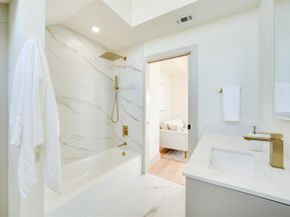 512 N Lancaster Street  4, Dallas Texas 75203