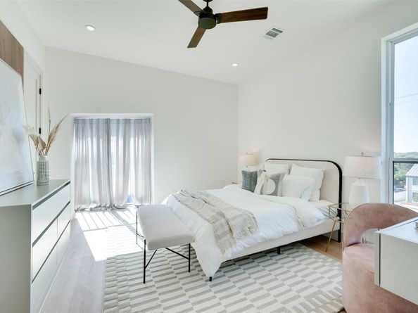 512 N Lancaster Street  4, Dallas Texas 75203