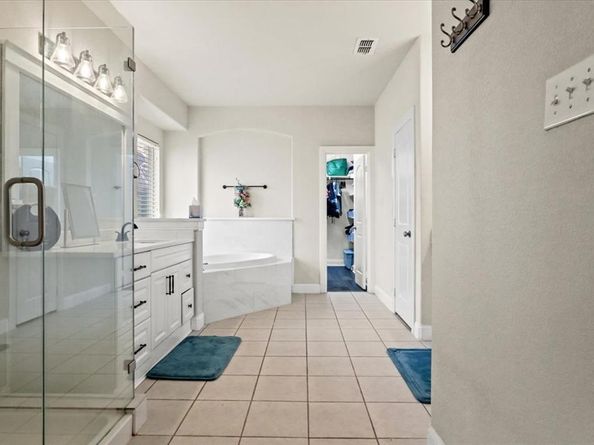 6944  SEA HARBOR Drive , Grand Prairie Texas 75054