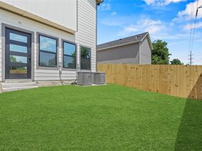 420 N Moore Street , Dallas Texas 75203