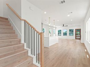 420 N Moore Street , Dallas Texas 75203