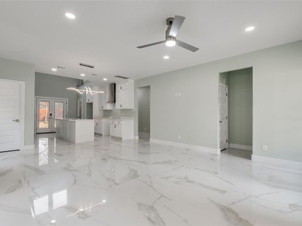 2417  Felton Court , Dallas Texas 75215