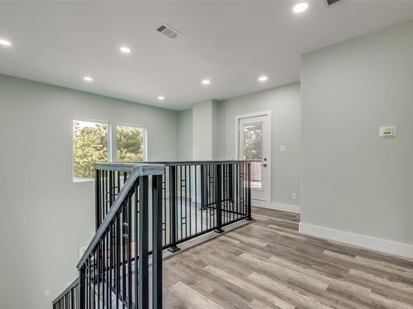 2417  Felton Court , Dallas Texas 75215