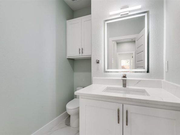 2417  Felton Court , Dallas Texas 75215