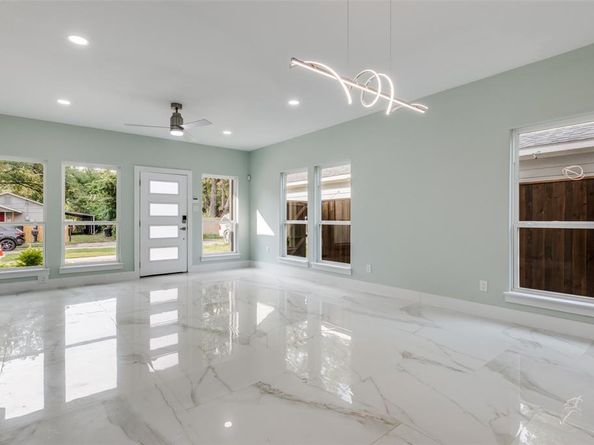 2417  Felton Court , Dallas Texas 75215