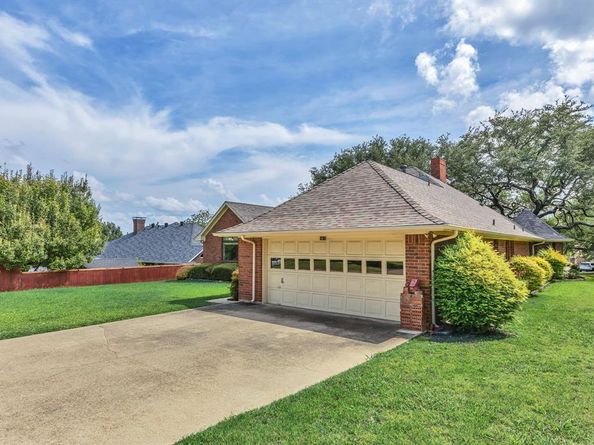 1675  SHORES Boulevard , Rockwall Texas 75087