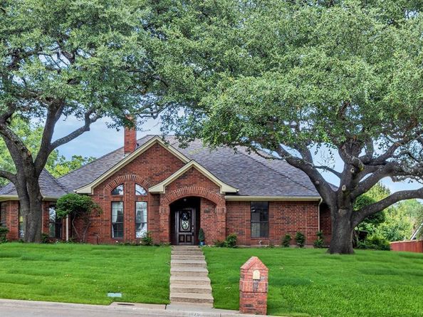 1675  SHORES Boulevard , Rockwall Texas 75087
