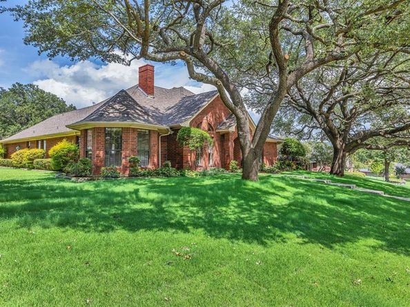 1675  SHORES Boulevard , Rockwall Texas 75087