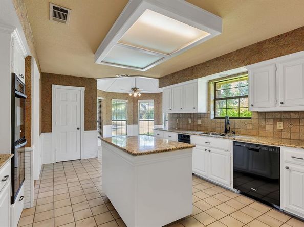1675  SHORES Boulevard , Rockwall Texas 75087