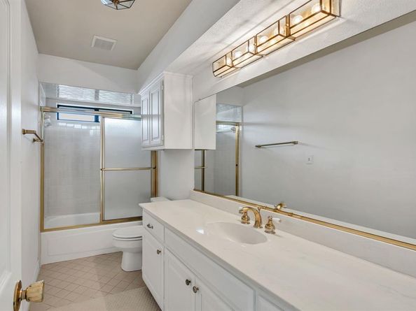 1675  SHORES Boulevard , Rockwall Texas 75087