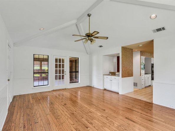 1675  SHORES Boulevard , Rockwall Texas 75087