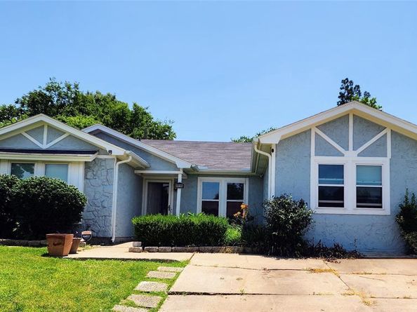 1718  Gentle Wind Drive , Arlington Texas 76018
