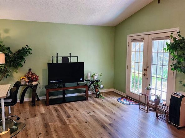 1718  Gentle Wind Drive , Arlington Texas 76018