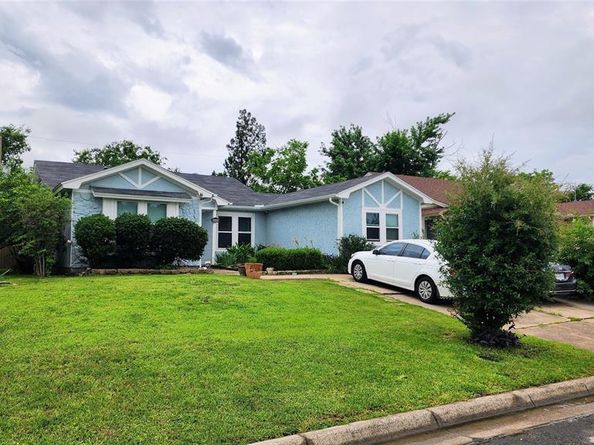 1718  Gentle Wind Drive , Arlington Texas 76018