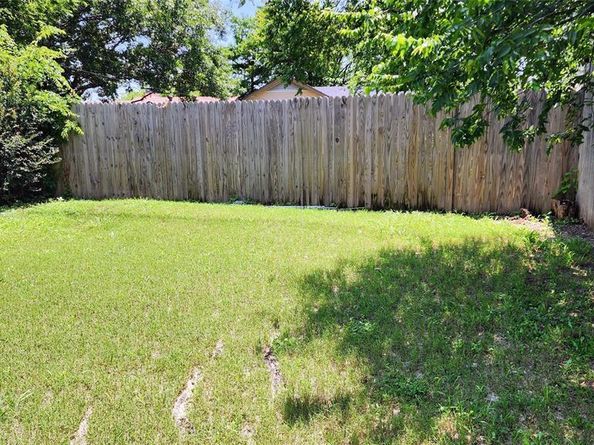 1718  Gentle Wind Drive , Arlington Texas 76018